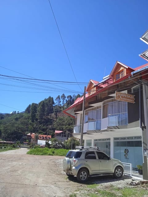 Balcony/Terrace, Mountain view, Street view