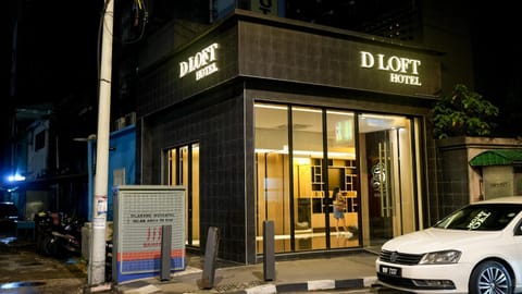 Facade/entrance