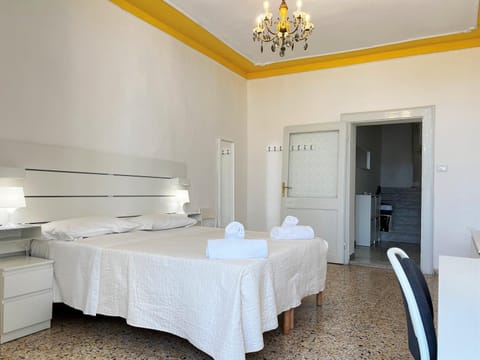 Top Floor - Panoramic Roof View - Quiet and Central Apartment in Siena