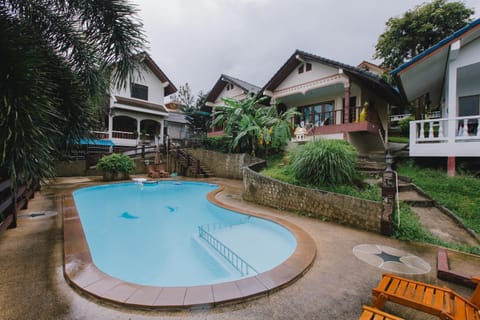 Swimming pool, Swimming pool