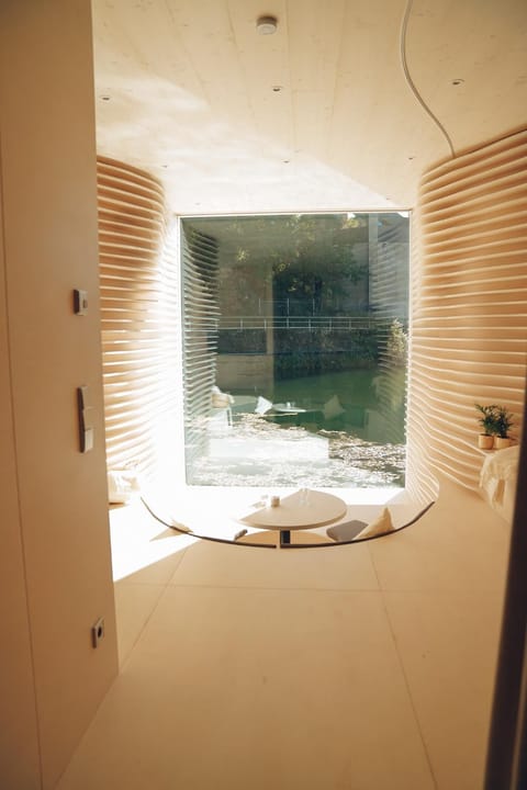 Floater Luxury tent in Luxembourg District, Luxembourg