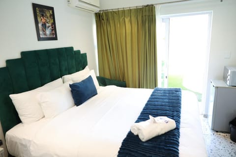 El-Gibor Best Guest House Bed and Breakfast in Cape Town