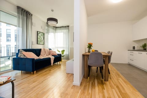 Kitchen or kitchenette, Living room, Seating area, Dining area