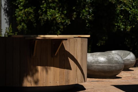 Avemore Winelands Home - wood fired hottub and full power back up Apartment in Stellenbosch