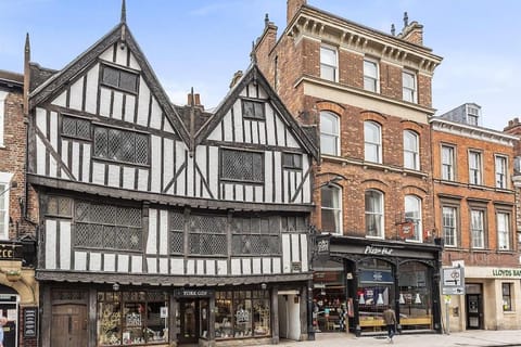Rowntree One - Stunning Apartment- Grade II listed Apartment in York