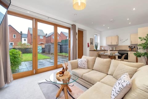 Balfour House House in Stoke-on-Trent