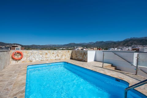 Mountain view, Pool view, Swimming pool, sunbed