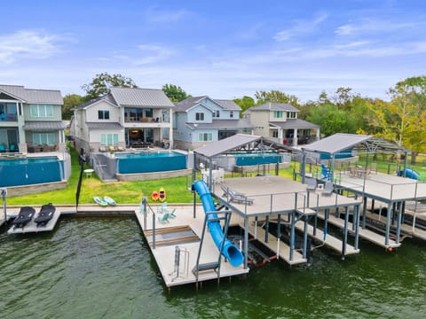 Luxury Waterfront Home with Swimming Pool Hot Tub and 2 Boat Slips House in Kingsland