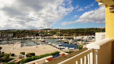 Nearby landmark, Day, Natural landscape, View (from property/room), Balcony/Terrace