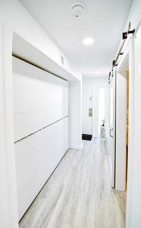 Facade/entrance, bunk bed