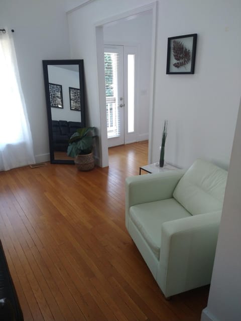 Family Friendly JUST LIKE HOME House in Ohio City