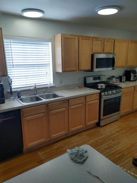 Family Friendly JUST LIKE HOME House in Ohio City