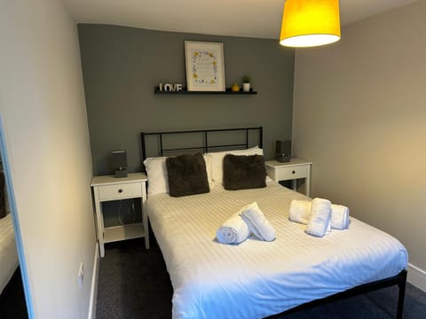 Maple House by ShortStays4U 2Bedroom House with free parking in town centre! Apartment in Kings Lynn