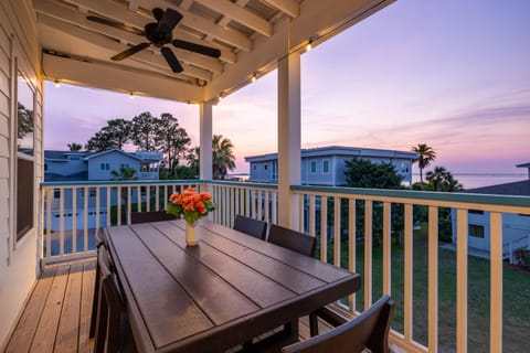 Shore Beats Work House in Tybee Island