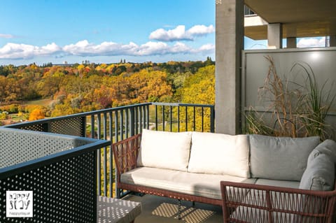 Natural landscape, View (from property/room), Balcony/Terrace