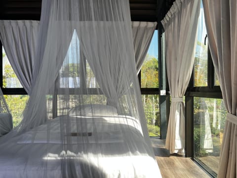 Bed, View (from property/room), Balcony/Terrace