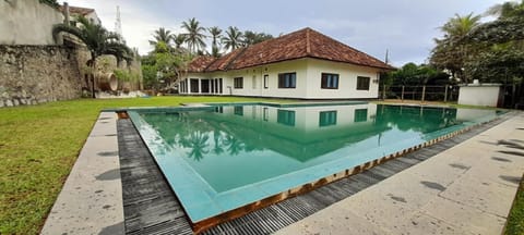 Property building, Garden, Garden view, Pool view, Swimming pool
