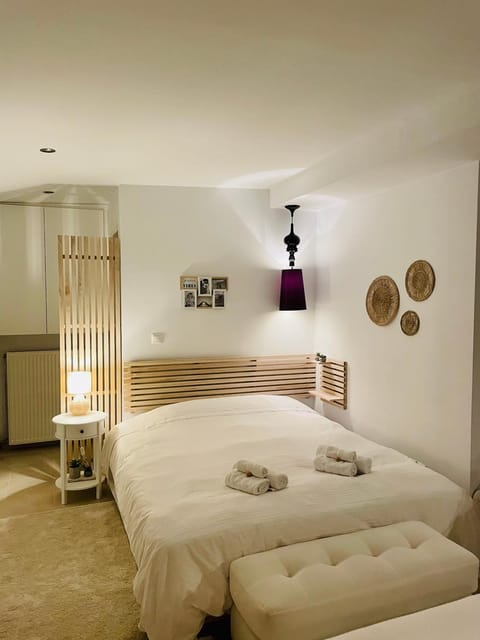 Bed, Photo of the whole room, Bedroom, towels, wardrobe