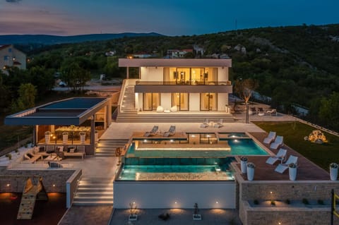 Sauna, Swimming pool