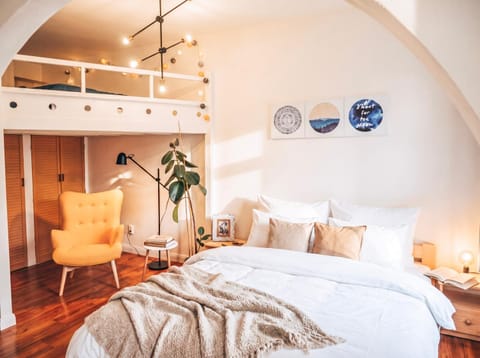 Bed, Bedroom