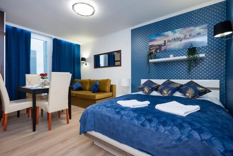 Bed, Photo of the whole room, Seating area, Bedroom, towels