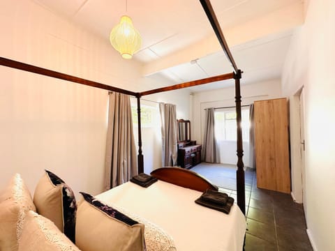 2-Bedroom Hermanus - Sleeps 4 - Near Sea Apartment in Hermanus