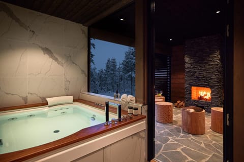 Winter, Hot Tub, Balcony/Terrace, flat iron