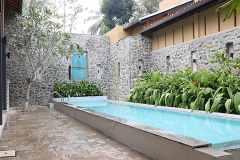 Garden, Swimming pool