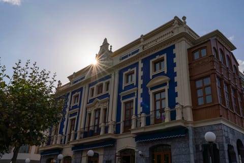 Property building, Facade/entrance
