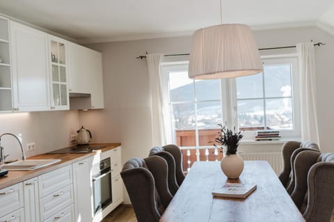 View (from property/room), Dining area, kitchen