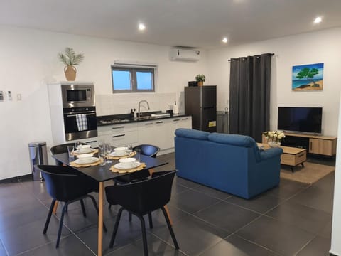 TV and multimedia, Kitchen or kitchenette, Living room