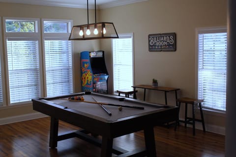 The Den - Family friendly, Close to Fiesta Texas, SeaWorld, Riverwalk and more House in San Antonio