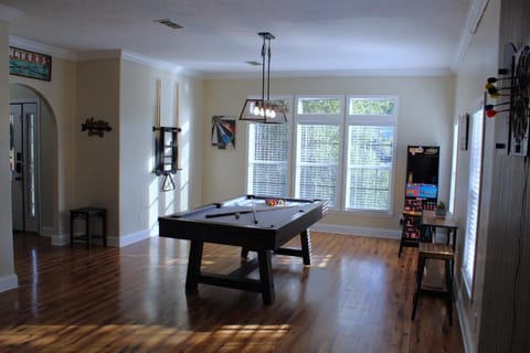 The Den - Family friendly, Close to Fiesta Texas, SeaWorld, Riverwalk and more House in San Antonio