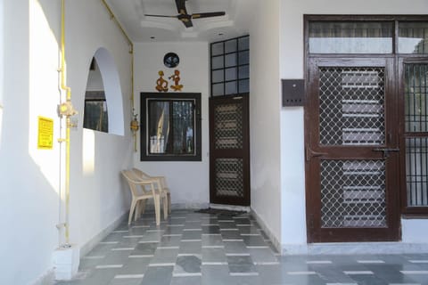Property building, Internal: Not applicable to any particular room
