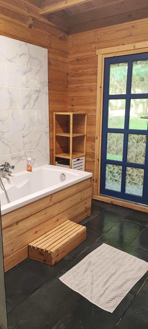 Adorable petit châlet près de la forêt et des commerces Chalet in Le Havre