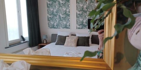 De Galerie - green leaves Vacation rental in Ypres