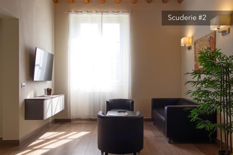 Communal lounge/ TV room, Living room, Seating area