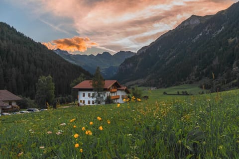 Property building, Summer, On site, Mountain view, Seasons, Location, Sunset