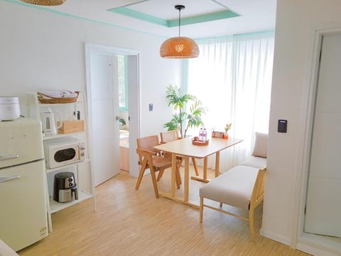 Living room, Dining area