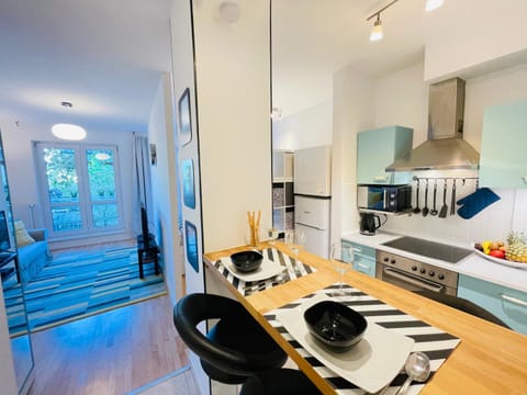 Kitchen or kitchenette, Living room, Seating area, Dining area, dishwasher, minibar, pet friendly, stove