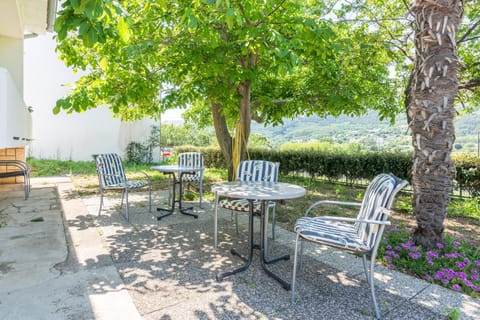 Patio, Spring, Day, Garden