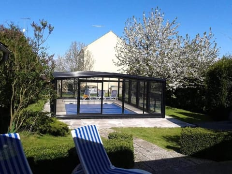 Patio, Garden, Garden view, Pool view, Swimming pool, sunbed