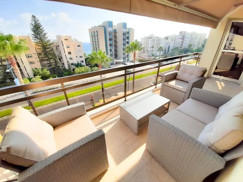 Patio, Day, Balcony/Terrace, Seating area