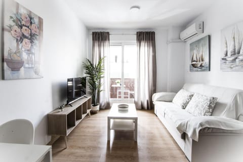 Living room, Seating area, air conditioner