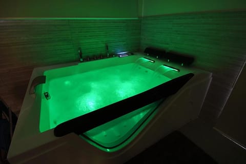 Hot Tub, Bathroom, Bath