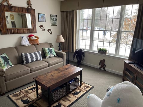Unique Yeti-Theme Ski On Off Suite Jiminy-Sleeps 4 Apartment in Lanesborough