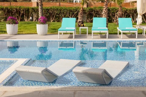 Garden, Garden view, Pool view, Swimming pool, Swimming pool, sunbed