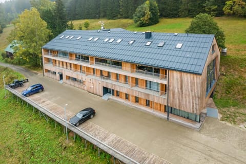 Property building, Day, Neighbourhood, Natural landscape, Parking