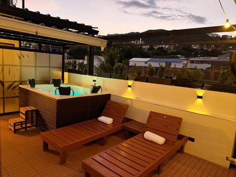 Day, Natural landscape, Hot Tub, View (from property/room), Balcony/Terrace, Mountain view, sunbed