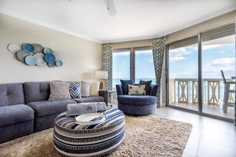 View (from property/room), Living room, Seating area